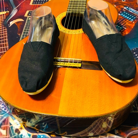 🐝Great Tom’s Canvas Flats! 7W! - Picture 1 of 8